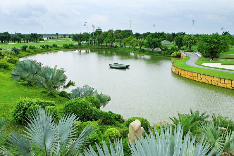 the-hien-dang-cap-ca-nhan-voi-san-golf-36-lo-chuyen-nghiep-tai-aqua-city